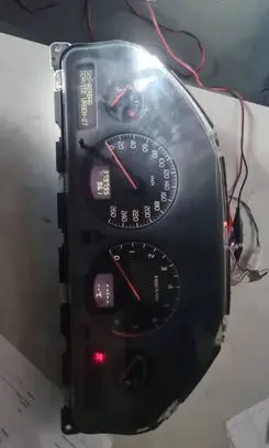 Speedometer (instrument cluster)