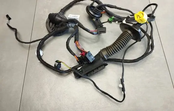 Audi A5 Sportback 8TA Front door wiring loom/harness boot 8T8971029BA