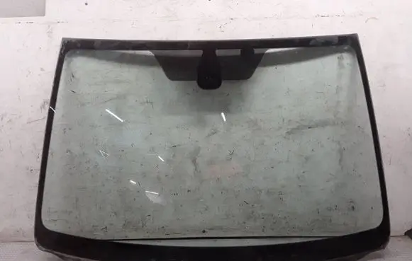 Toyota Avensis T250 Front windscreen/windshield window 