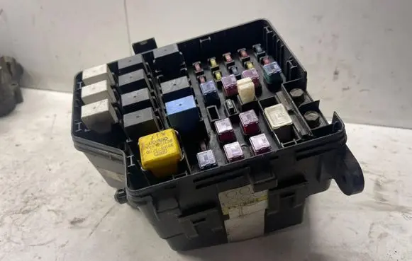 Hyundai Santa Fe Fuse module 9128826000