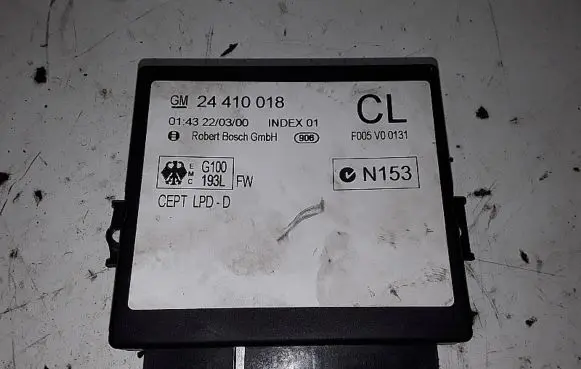Opel Zafira A Door central lock control unit/module 24410018