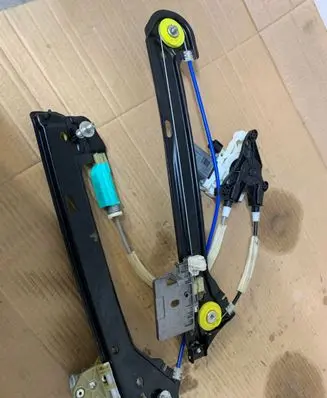 Mercedes-Benz CLA C118 X118 Front door window regulator motor