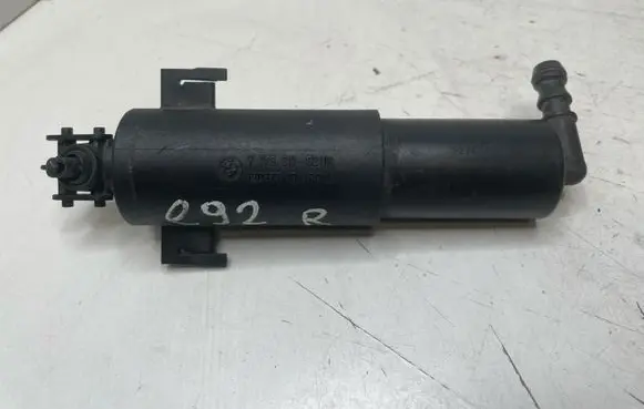BMW 3 E92 E93 Headlight washer spray nozzle 13037710 7179311