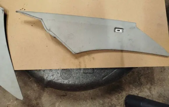 BMW 5 E60 E61 (C) pillar trim 7027093 52107010