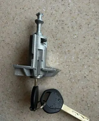 BMW X5 E53 Front door lock (next to the handle) 
