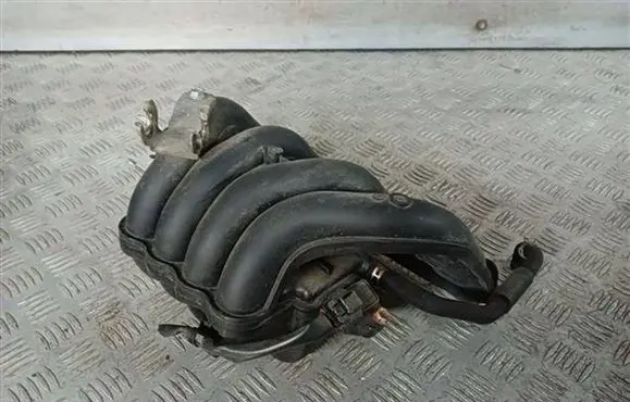 Suzuki Swift II Intake manifold 1119462S01