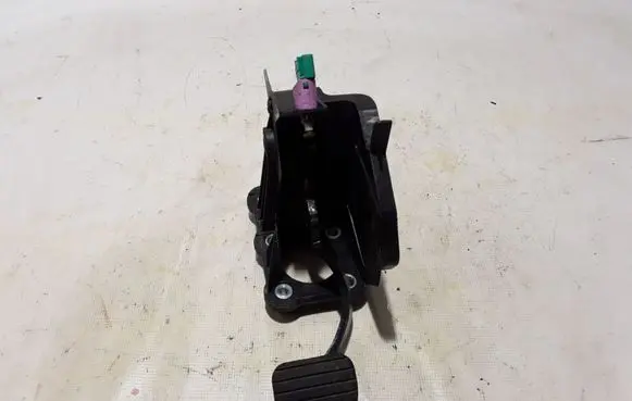 Renault Laguna III Brake pedal 465010003R