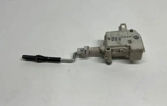 Volkswagen Touran I Central locking motor 1T0810773 3B0959782
