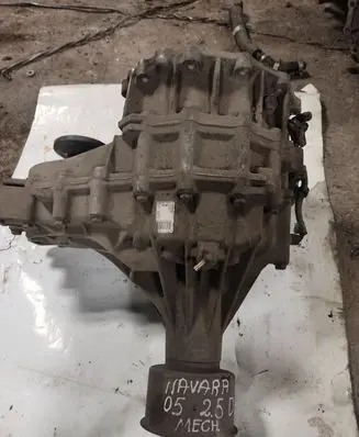 Nissan Navara D40 Gearbox transfer box case 