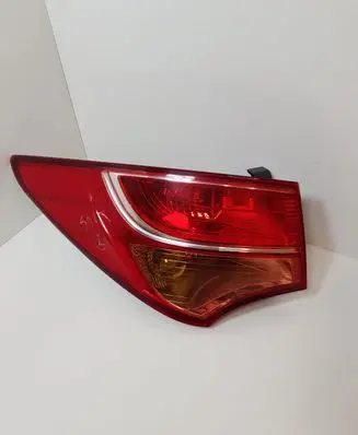 Hyundai Santa Fe Rear/tail lights 924012W0