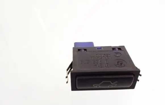Tailgate opening switch