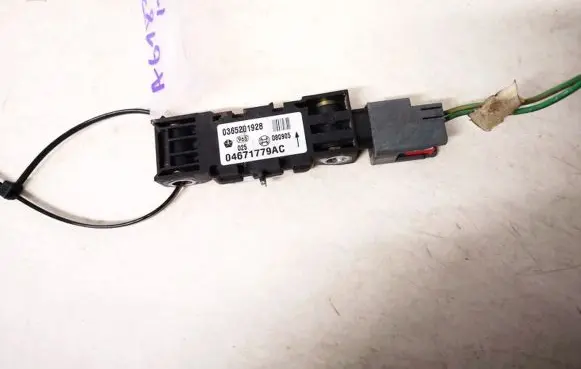 Chrysler 300 - 300C Airbag deployment crash/impact sensor 04671779ac 0365201928