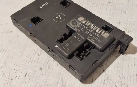 Mercedes-Benz C W203 Door control unit/module 2038206326 351307