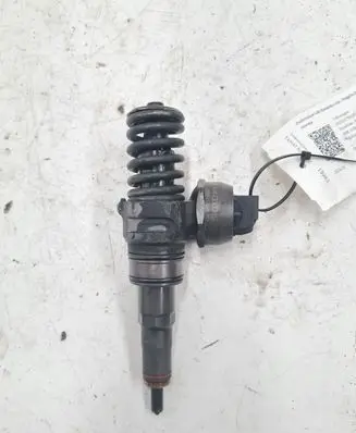 Volkswagen PASSAT B6 Fuel injector 038130073BQ 0414720312
