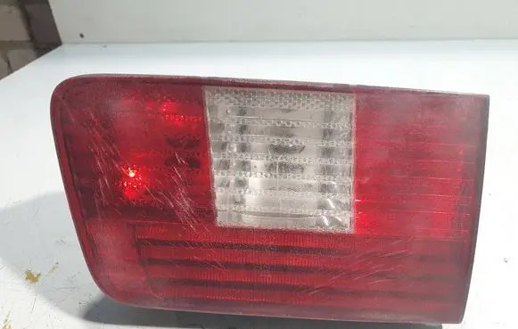 Tailgate rear/tail lights