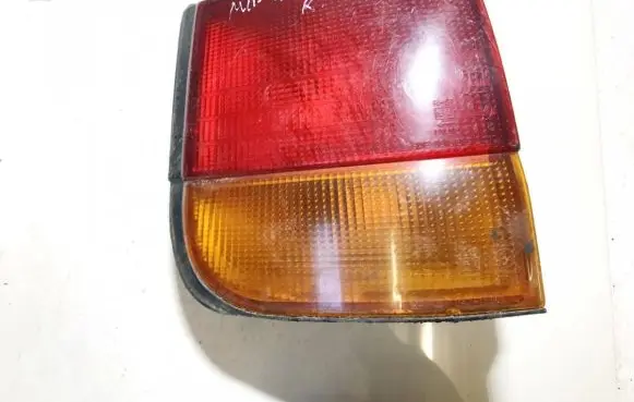 Mitsubishi Space Runner Tailgate rear/tail lights