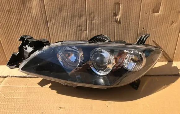 Mazda 3 I Headlight/headlamp
