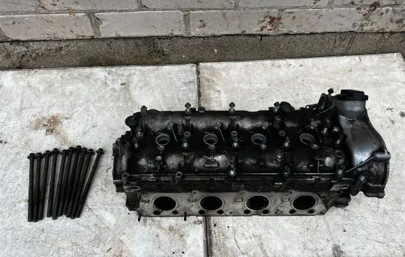 Mercedes-Benz GL X164 Engine head A2730160105 R2730162501