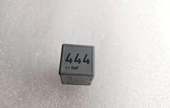 Audi Q7 4L Other relay 1J0927841 PA66GF25 V23134A52X400