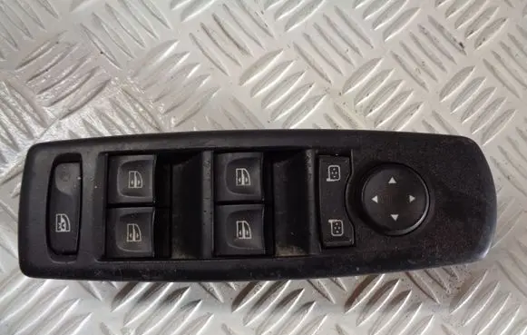 Renault Laguna III Electric window control switch 809610007R