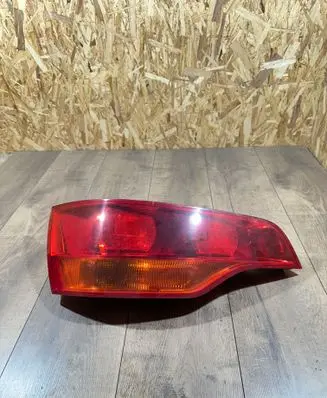 Audi Q7 4L Tailgate rear/tail lights