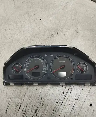 Volvo V70 Speedometer (instrument cluster) 30746102 69594700T 8602885