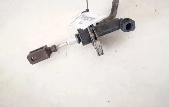 Suzuki SX4 Clutch master cylinder 2381079301 23810-79301
