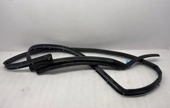 Volkswagen Sharan Rubber seal sliding door (on door) 7N0809875E 7N0809875