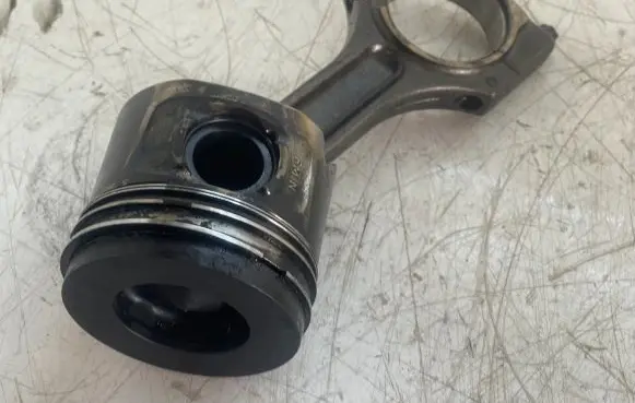 BMW 5 F10 F11 Piston with connecting rod 0840ZU FMN
