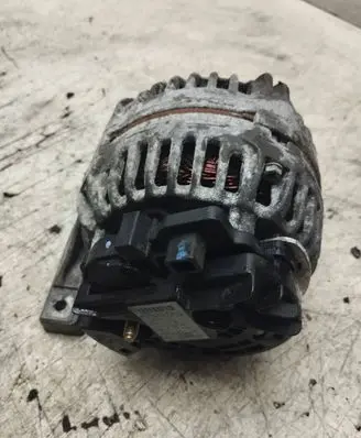 Volvo V70 Generator/alternator 30667787 0124525060