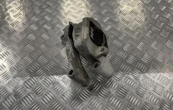Nissan Qashqai J12 Engine mount vacuum valve PU14649