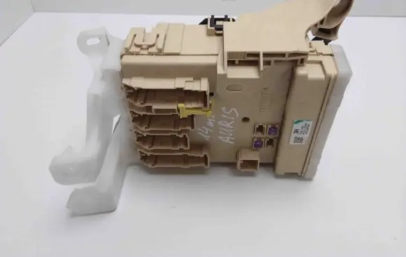 Toyota Auris E180 Central body control module 8922102331