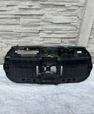BMW 7 G70 Front bumper upper radiator grill 305A1273313