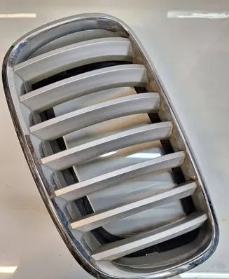 BMW X5 E70 Front bumper upper radiator grill 7157687 15671610