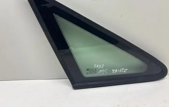 Opel Zafira A Front triangle window/glass 