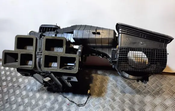 Mercedes-Benz CLA C117 X117 W117 Interior heater climate box assembly A2468306400