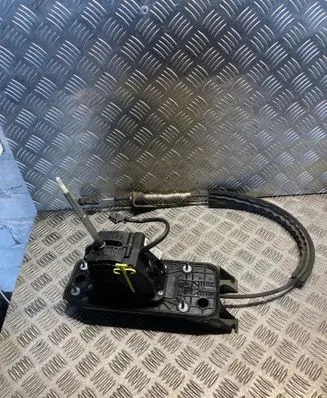 Volkswagen Jetta VI Gear selector 5K1713025A