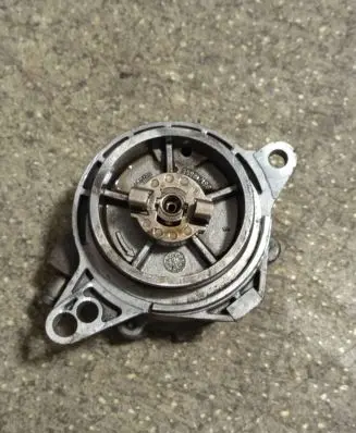 BMW 7 E38 Vacuum pump 2249939