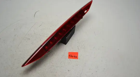 Subaru Legacy Third/center stoplight VC02117