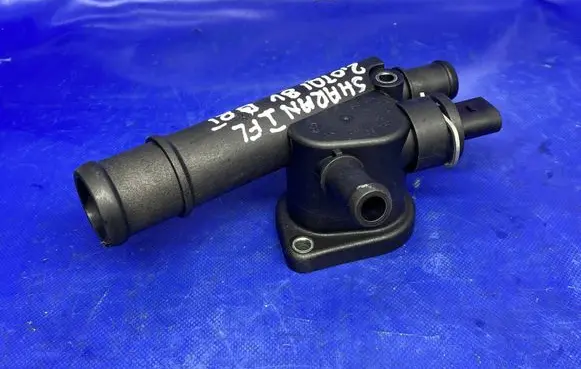 Volkswagen Sharan Engine coolant pipe/hose 038121132D