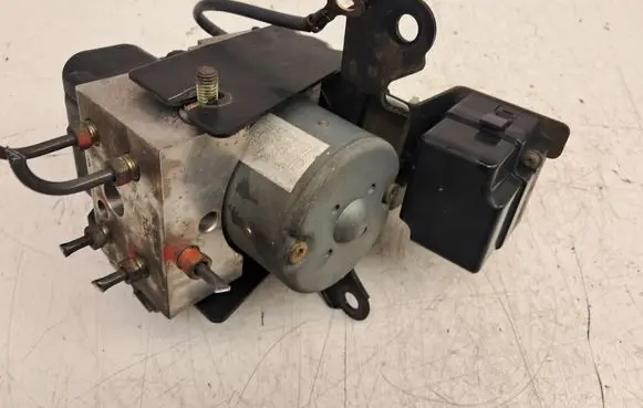 Mazda MX-5 NB Miata ABS Pump NB86437A0 NB8667740