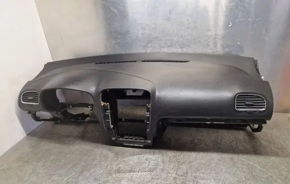 Volkswagen Golf VI Dashboard 
