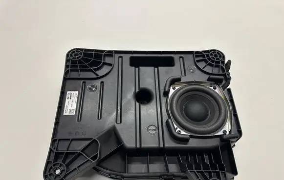 Hyundai Ioniq 5 Subwoofer speaker 96380GI300 8528140020 068375