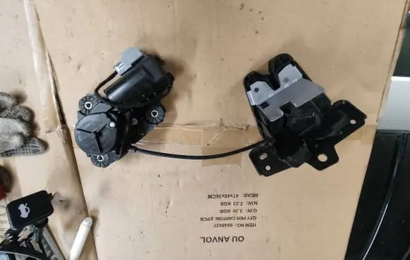 Volvo XC90 Tailgate/trunk/boot lock/catch/latch 31484699 330317 A080105