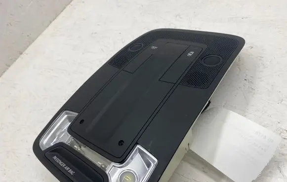 Audi Q2 - Front seat light 81A947135F