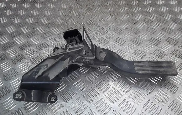 Ford Mondeo Mk III Accelerator throttle pedal 1s719f836bb