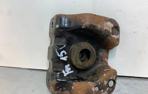 Subaru Forester SJ Radiator mount bracket