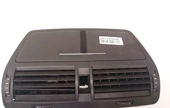 Skoda Octavia Mk2 (1Z) Dash center air vent grill 1Z0820951