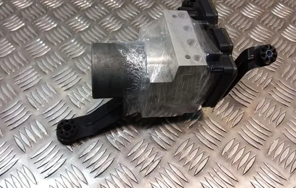 BMW X6 F16 ABS Pump 688472901 3451688472901