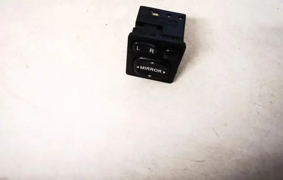 Toyota Avensis Verso Wing mirror switch 183575 769747a
